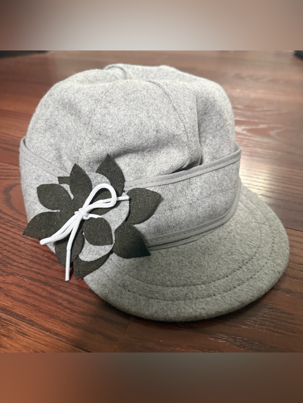 Women's Stormy Kromer Wool Hat size 7 1/4 Gray with Floral detail and Ear Flap